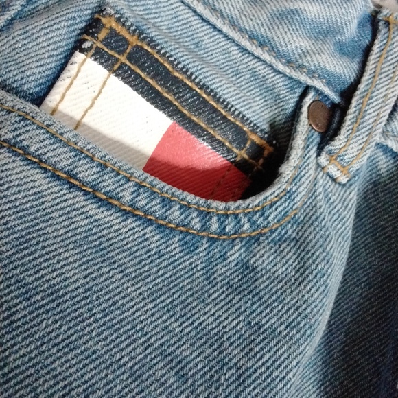 Tommy Hilfiger Boys Size 5 Baggy Fit Light Stonewash Jean - Picture 4 of 6